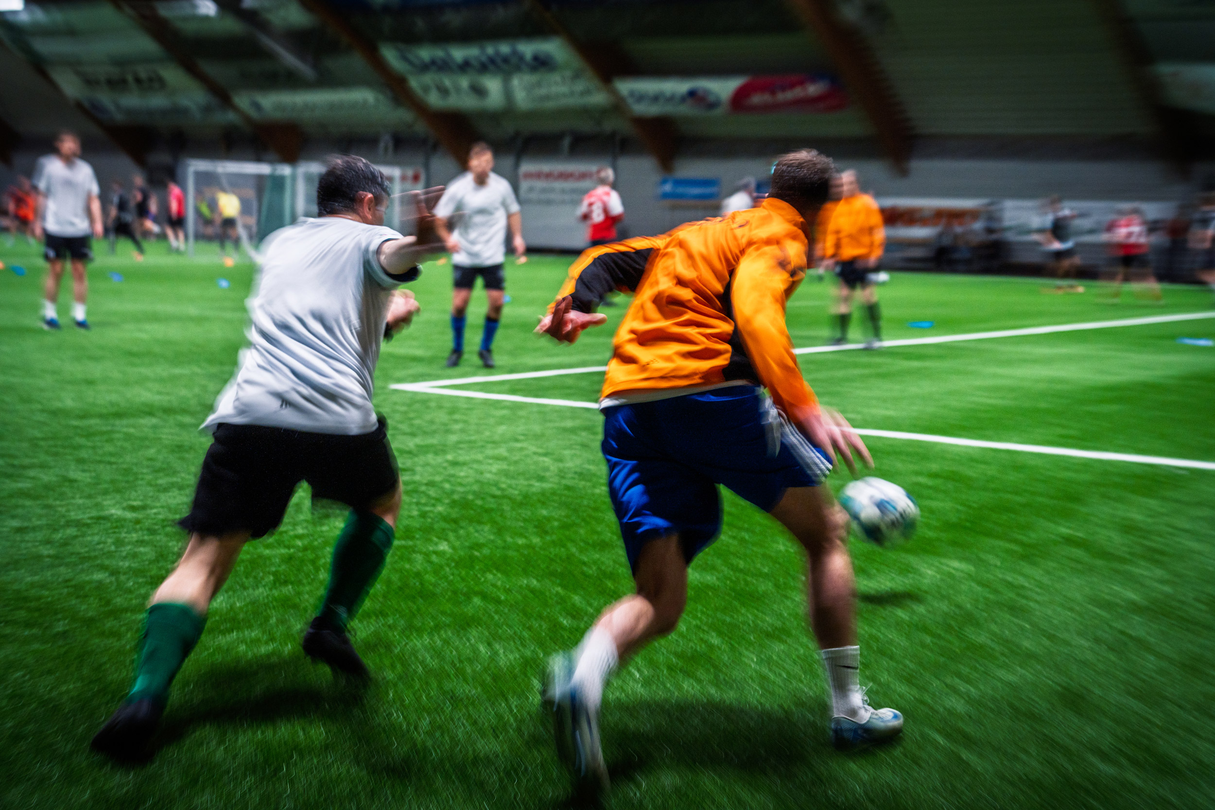Fotballspillere på Fotballtrøyecupen i aksjon
